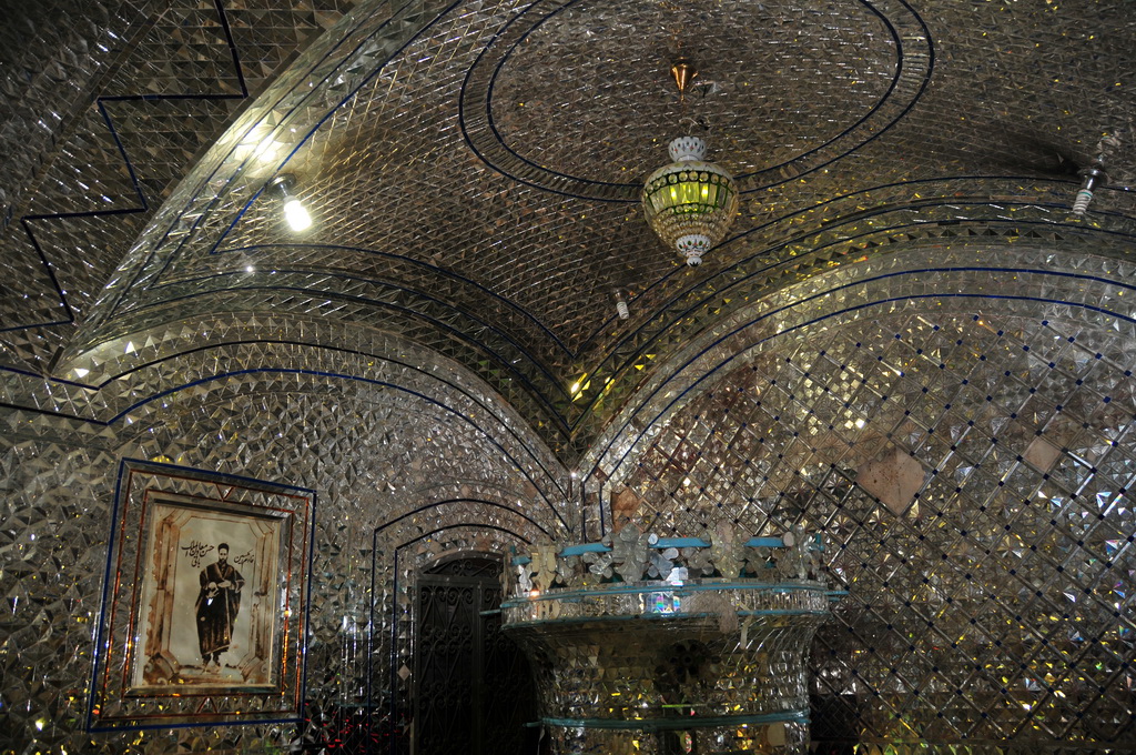 Takieh Mo'aven ol-Molk, Kermanshah